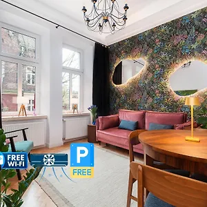 Flora Design Old Town- Free Parking Apartament